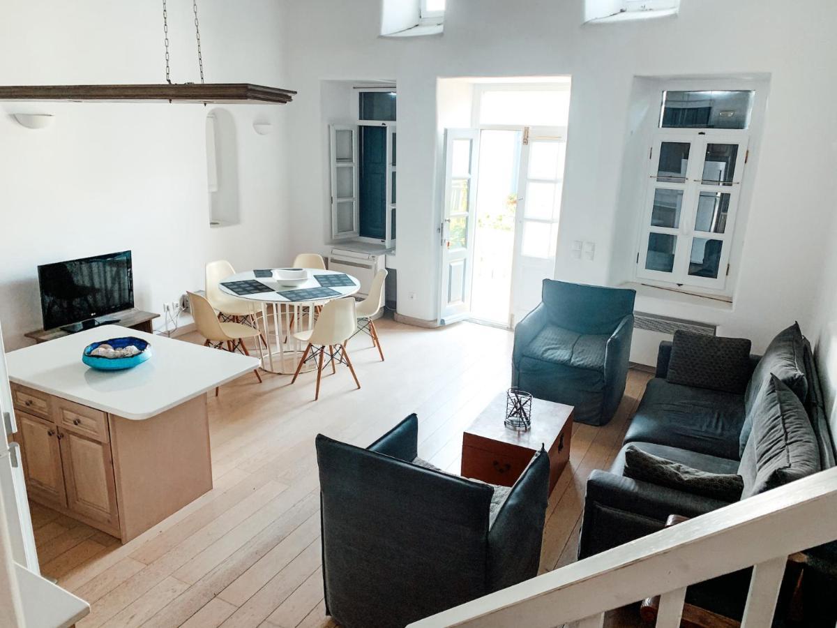 Mykonian Spirit Downtown Townhouse Apartment *