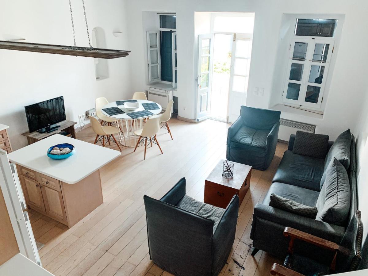 Mykonian Spirit Downtown Townhouse Apartment