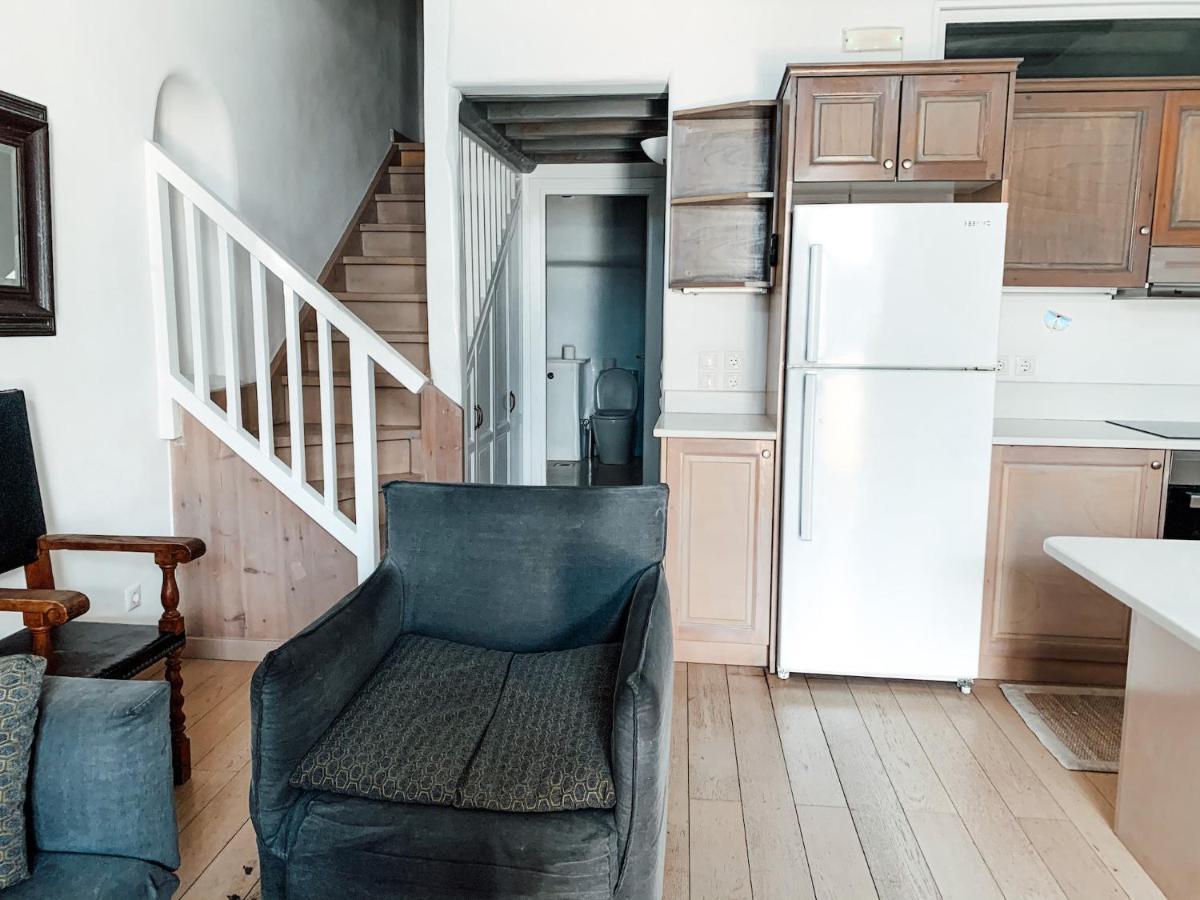 Mykonian Spirit Downtown Townhouse Apartment